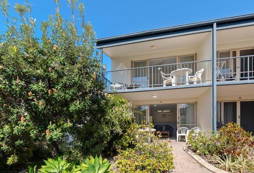 ホテル Beach Breakers Resort