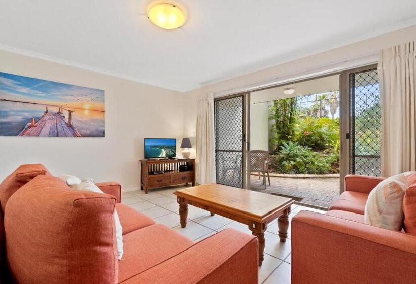 ホテル Beach Breakers Resort