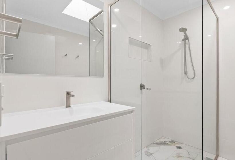 ホテル Beach Breakers Resort