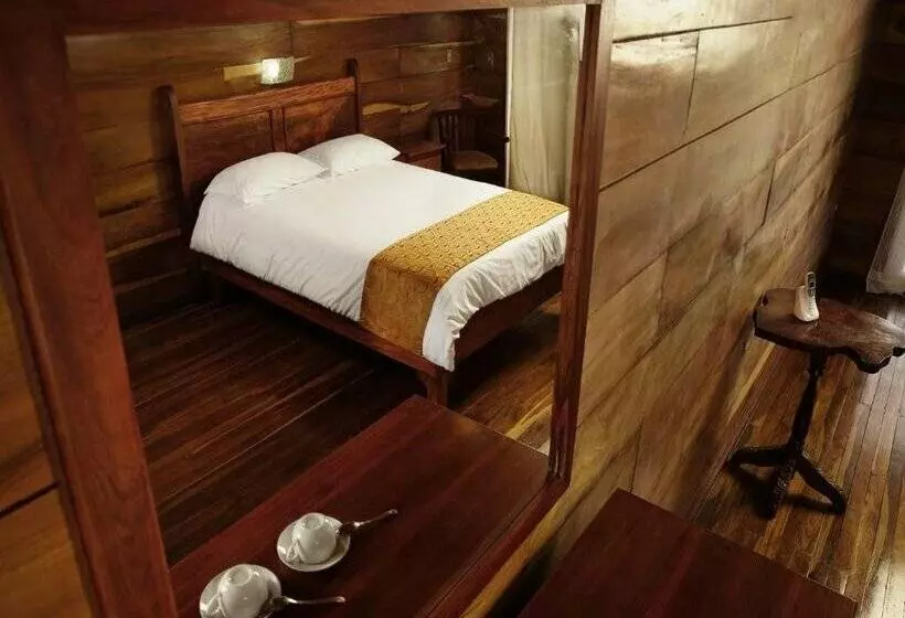 Hotelli Bosque Verde Lodge