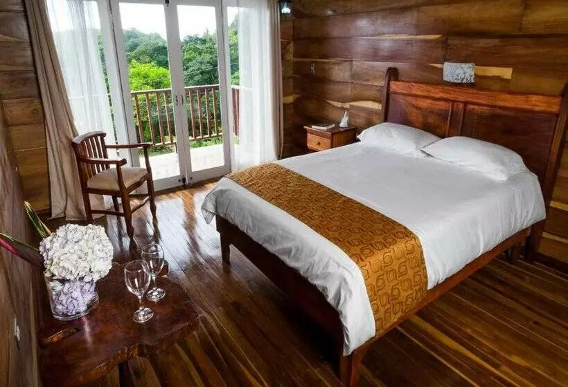 Hotelli Bosque Verde Lodge