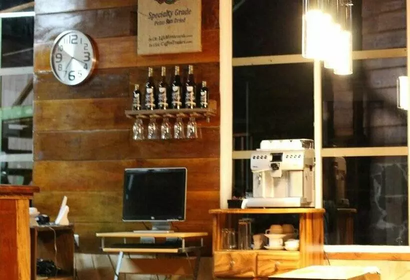 Hotelli Bosque Verde Lodge