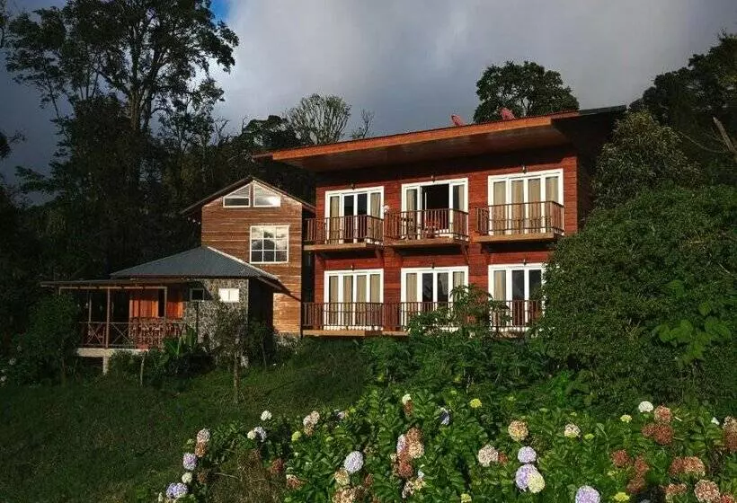 Hotelli Bosque Verde Lodge