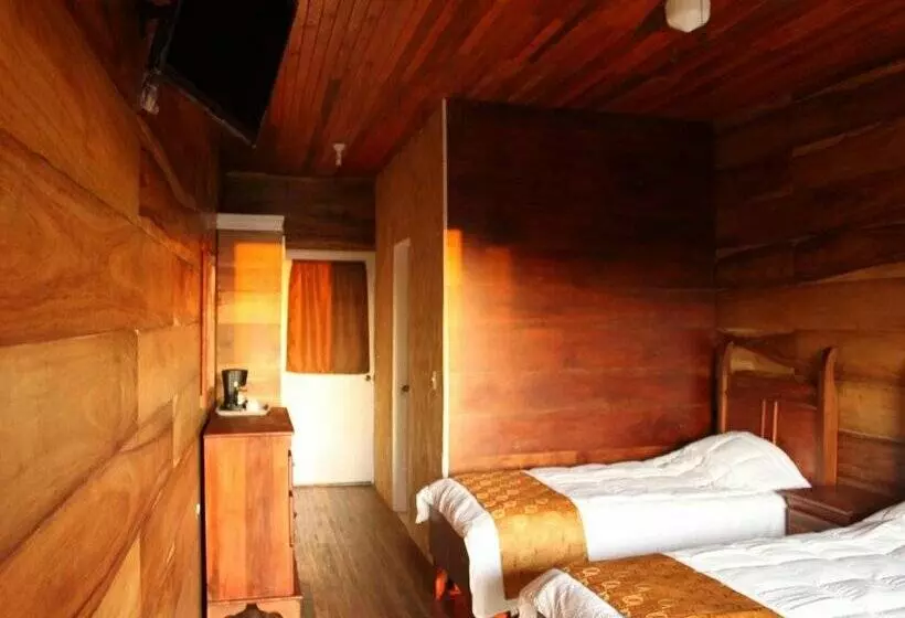 Hotelli Bosque Verde Lodge