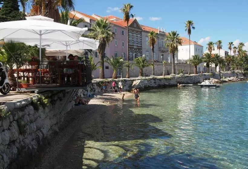 ホテル Double Room Korcula 4356c
