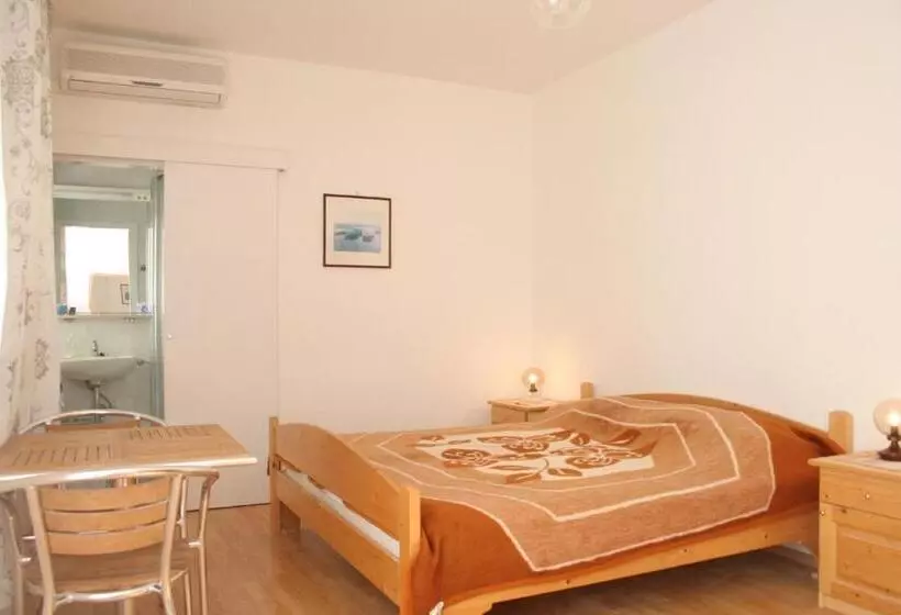 ホテル Double Room Korcula 4356c