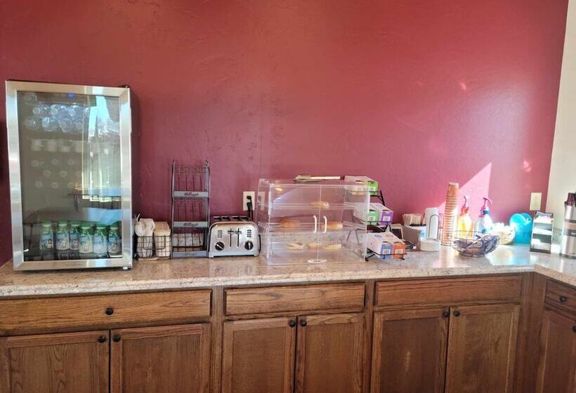 فندق Econo Lodge