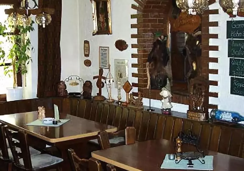 Hotelli Gasthaus Gombel