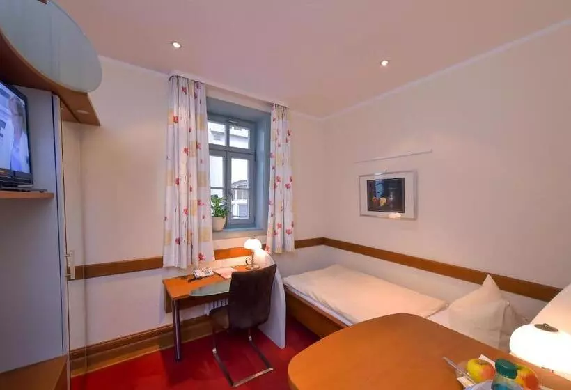 Hotelli Gasthaus Zur Noll