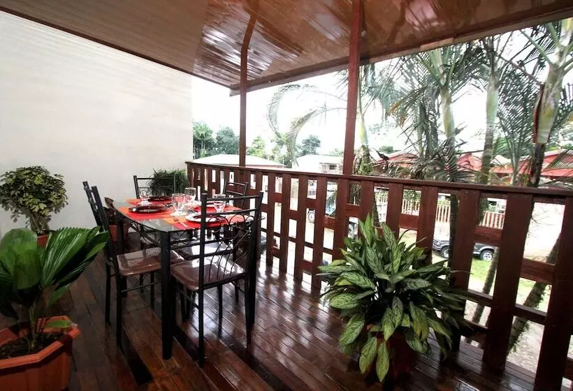 هتل La Fortuna Rooms