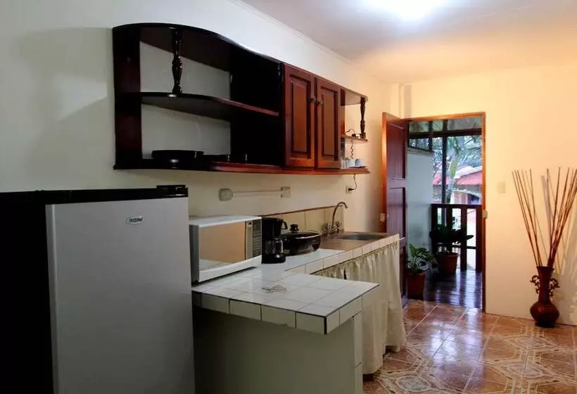 هتل La Fortuna Rooms