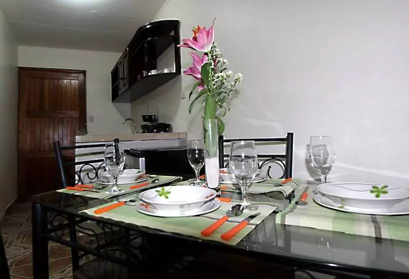هتل La Fortuna Rooms
