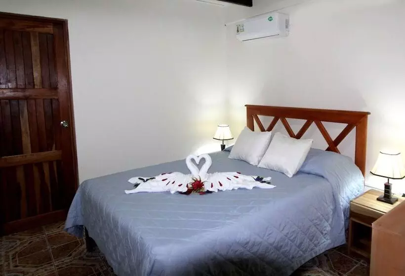 هتل La Fortuna Rooms
