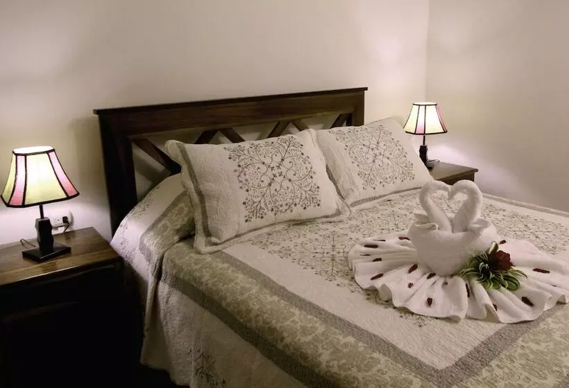 هتل La Fortuna Rooms