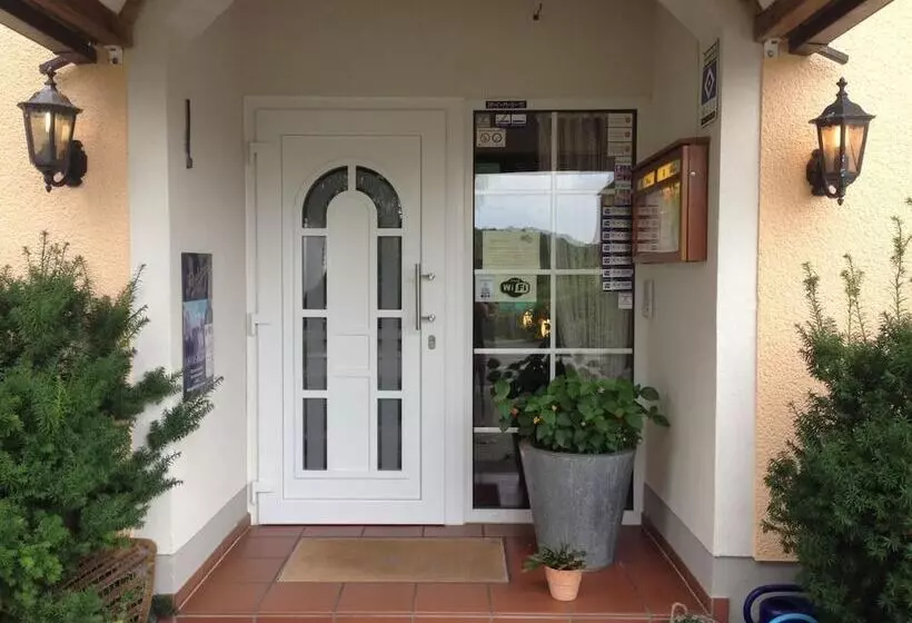 ホテル Landhaus Brunnenhof