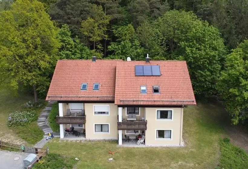 ホテル Pension & Reitschule Fuchsenhof