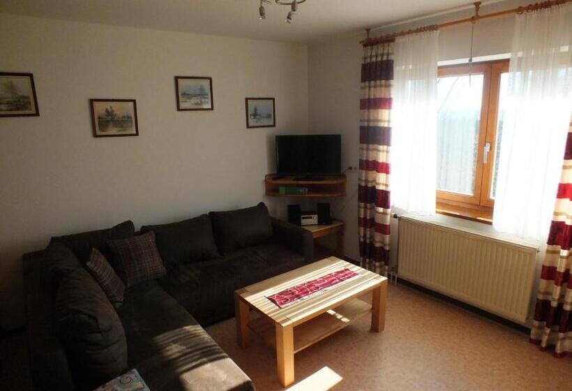 Отель Pension & Reitschule Fuchsenhof