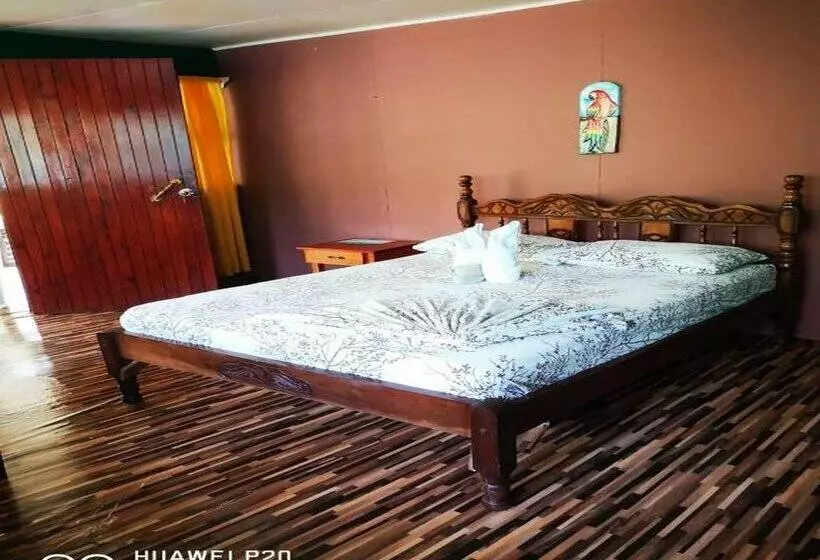 هتل Poor Man S Paradise Lodge
