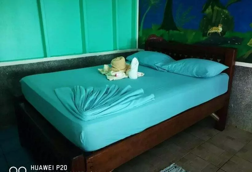 هتل Poor Man S Paradise Lodge