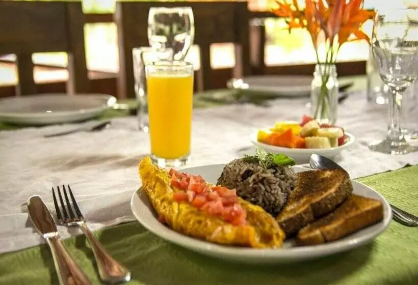 هتل Poor Man S Paradise Lodge