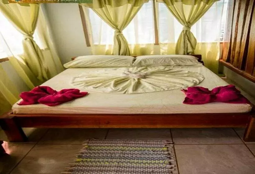 هتل Poor Man S Paradise Lodge