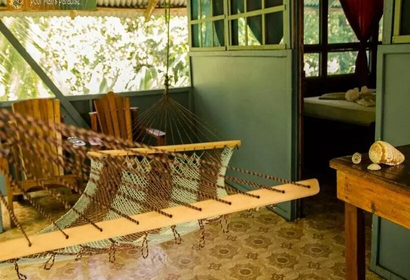 هتل Poor Man S Paradise Lodge