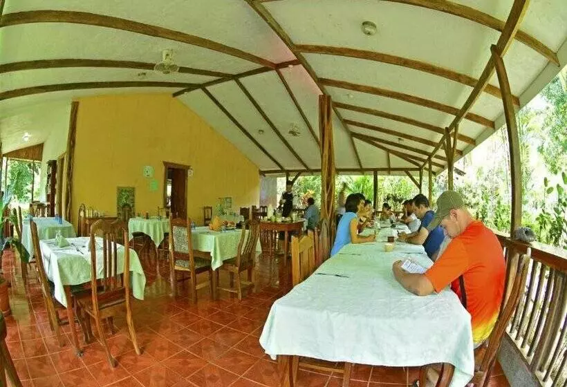 هتل Poor Man S Paradise Lodge