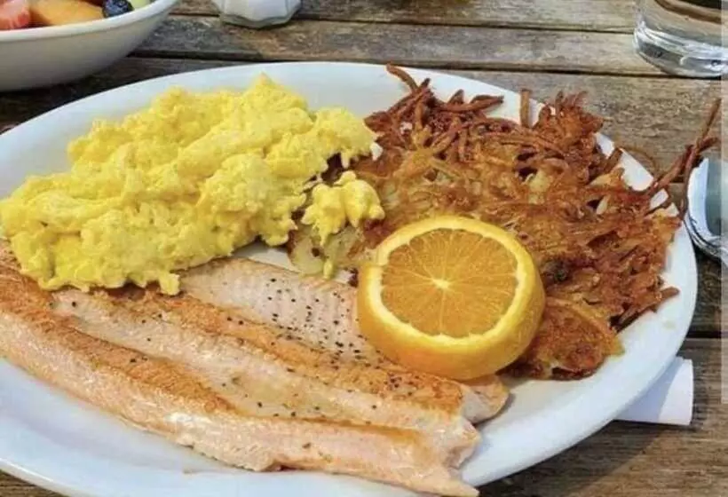 هتل Silver Fork Lodge & Restaurant