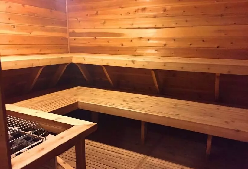 هتل Silver Fork Lodge & Restaurant