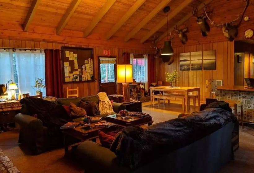 ホテル The Red Rooster Lodge