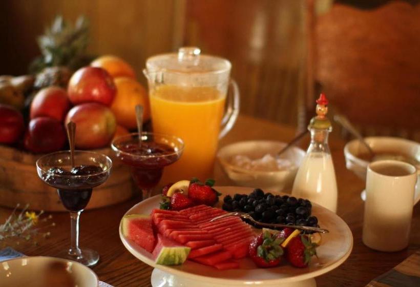 فندق The Red Rooster Lodge