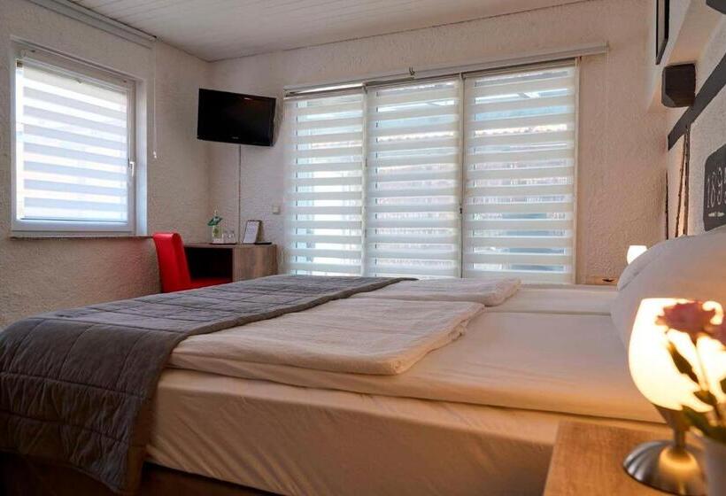 فندق Zur Post Ochsendorf