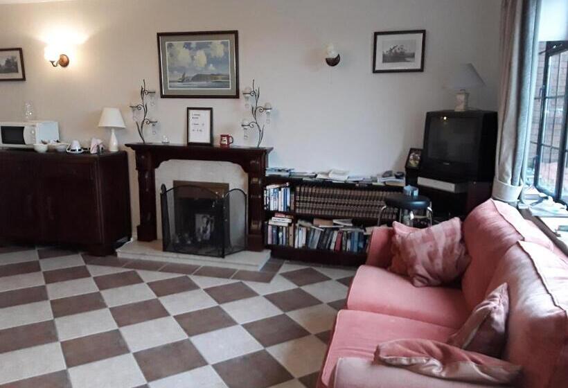 צימר Riverview House