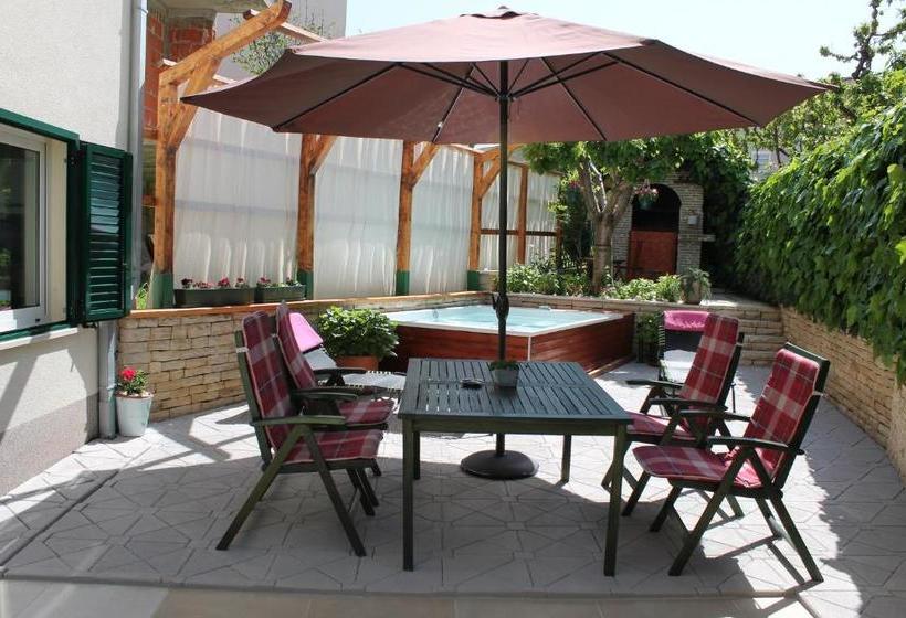 فندق Apartments Vukovic