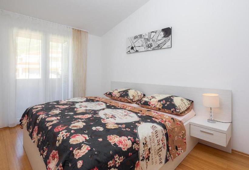 فندق Apartments Vukovic