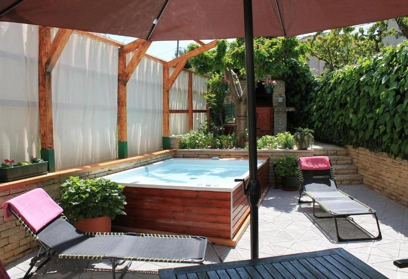 فندق Apartments Vukovic