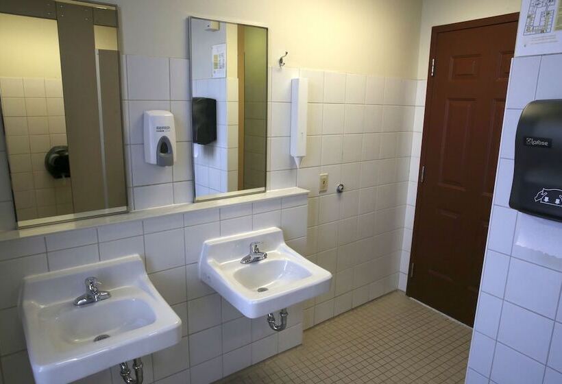 ホテル Auberge Internationale De Quebec   Hi Canada