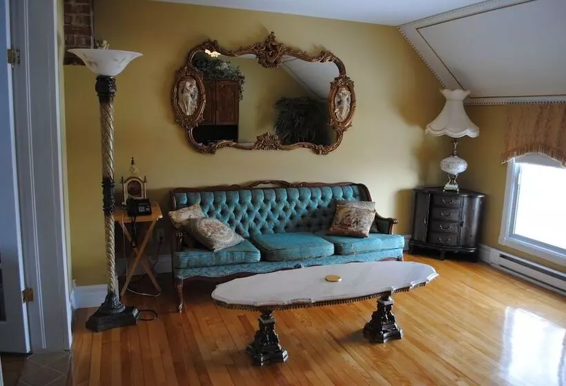 ホテル Auberge Marquis De Montcalm