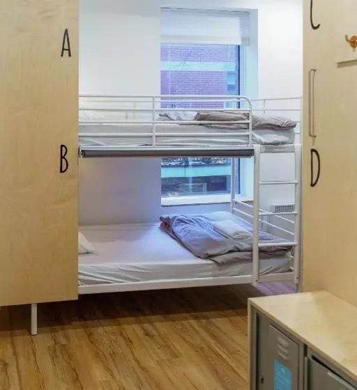 Hotelli Auberge Saintlo Montréal Hostel