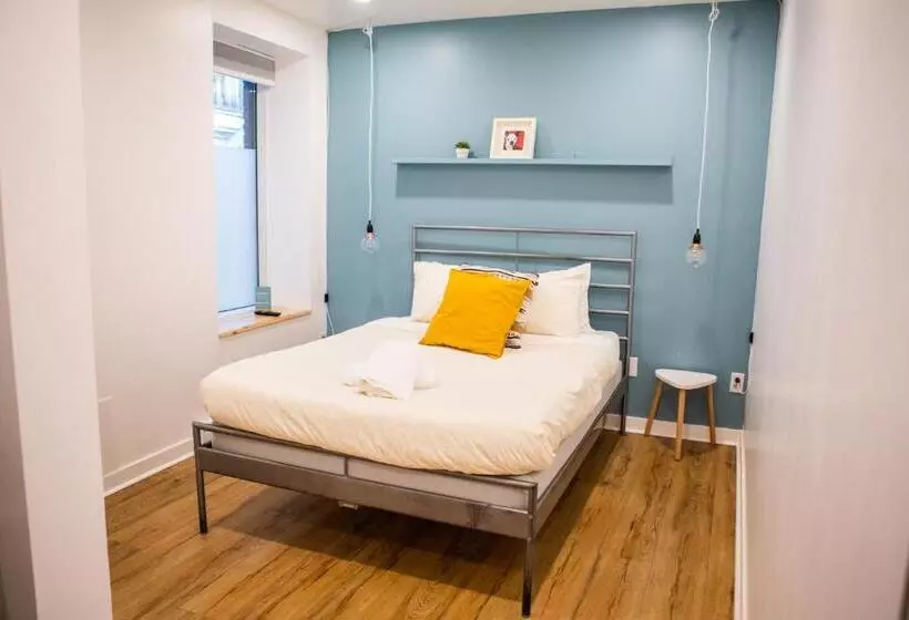Hotelli Auberge Saintlo Montréal Hostel