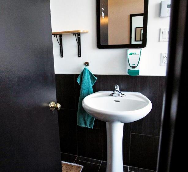 فندق Auberge Saintlo Montréal Hostel