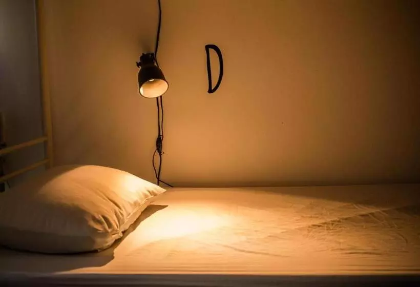 Hotelli Auberge Saintlo Montréal Hostel