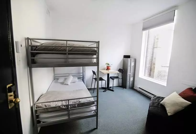 Hotelli Auberge Saintlo Montréal Hostel