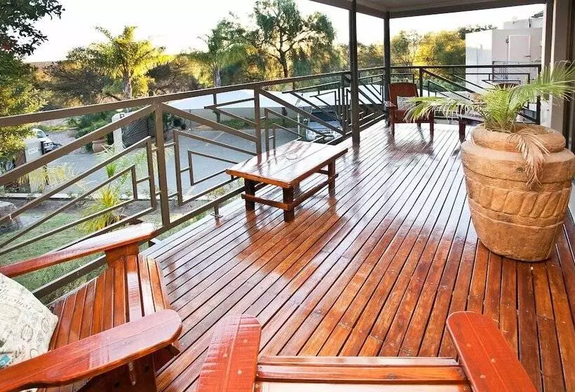 هتل Boulders Lodge & Spa