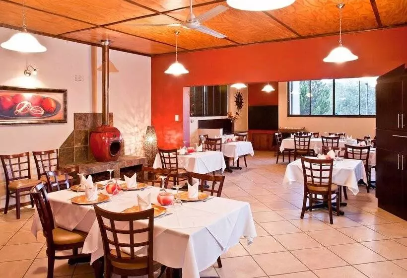 هتل Boulders Lodge & Spa