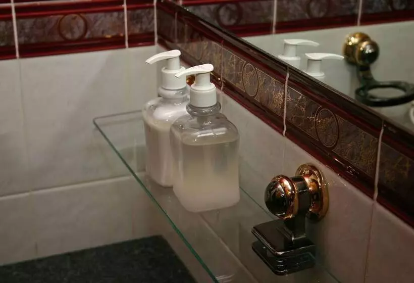 هتل Boulders Lodge & Spa