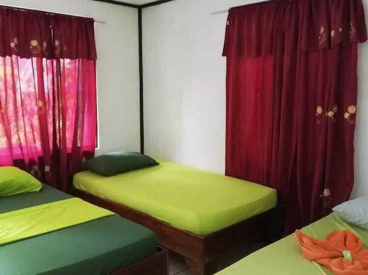 هتل Cabinas Miss Miriam 2