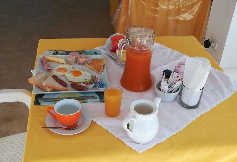 هتل Costarena Beach