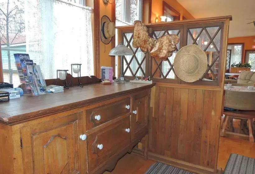 Hotelli Douceurs Belges Inn