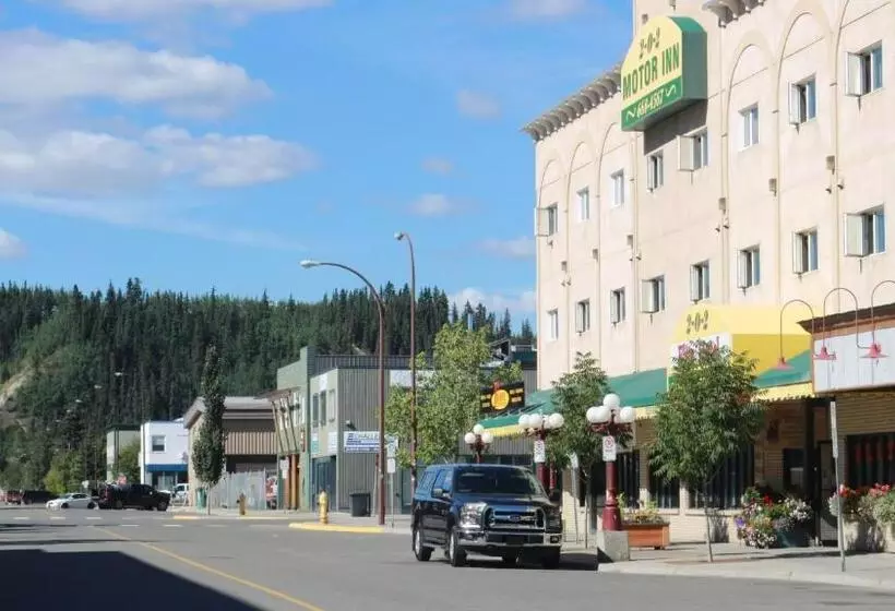 Elite Hotel Downtown Center  Ski & Northern Light Tour Long Term Stay